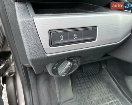 Серый Фольксваген Мультиван, объемом двигателя 1.97 л и пробегом 115 тыс. км за 67740 $, фото 26 на Automoto.ua