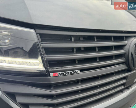 Серый Фольксваген Мультиван, объемом двигателя 1.97 л и пробегом 235 тыс. км за 49999 $, фото 17 на Automoto.ua