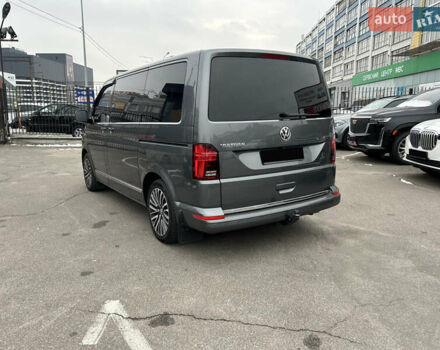 Серый Фольксваген Мультиван, объемом двигателя 1.97 л и пробегом 120 тыс. км за 57800 $, фото 3 на Automoto.ua