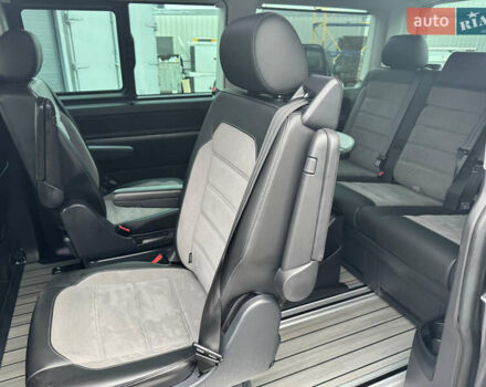 Серый Фольксваген Мультиван, объемом двигателя 1.97 л и пробегом 235 тыс. км за 49999 $, фото 20 на Automoto.ua