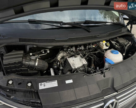 Серый Фольксваген Мультиван, объемом двигателя 2 л и пробегом 194 тыс. км за 50300 $, фото 13 на Automoto.ua