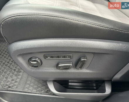 Сірий Фольксваген Мультиван, об'ємом двигуна 1.97 л та пробігом 235 тис. км за 49999 $, фото 28 на Automoto.ua