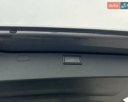 Серый Фольксваген Мультиван, объемом двигателя 1.97 л и пробегом 120 тыс. км за 57800 $, фото 12 на Automoto.ua