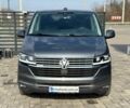 Сірий Фольксваген Мультиван, об'ємом двигуна 2 л та пробігом 119 тис. км за 62900 $, фото 1 на Automoto.ua