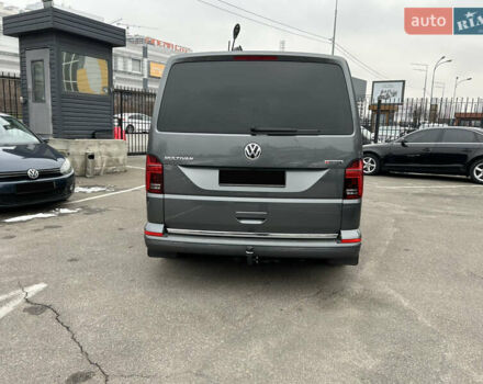 Серый Фольксваген Мультиван, объемом двигателя 1.97 л и пробегом 120 тыс. км за 57800 $, фото 4 на Automoto.ua