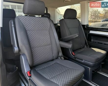 Сірий Фольксваген Мультиван, об'ємом двигуна 2 л та пробігом 170 тис. км за 35500 $, фото 10 на Automoto.ua