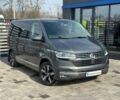 Сірий Фольксваген Мультиван, об'ємом двигуна 2 л та пробігом 119 тис. км за 62900 $, фото 1 на Automoto.ua