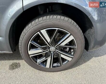 Фольксваген Мультиван 2024 в Ивано-Франковске на Automoto.ua Серый Фольксваген Мультиван, объемом двигателя 1.97 л и пробегом 20 тыс. км за 93000 $, фото 10 на Automoto.ua