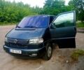 Сірий Фольксваген Мультиван, об'ємом двигуна 2.5 л та пробігом 200 тис. км за 3600 $, фото 2 на Automoto.ua
