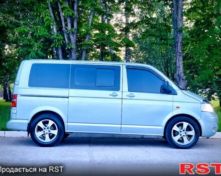 Серый Фольксваген Мультиван, объемом двигателя 2.5 л и пробегом 420 тыс. км за 7650 $, фото 5 на Automoto.ua