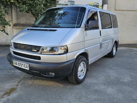 Серый Фольксваген Мультиван, объемом двигателя 2.5 л и пробегом 210 тыс. км за 9400 $, фото 1 на Automoto.ua