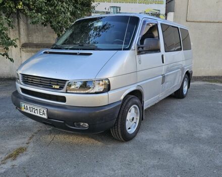 Серый Фольксваген Мультиван, объемом двигателя 2.5 л и пробегом 210 тыс. км за 9400 $, фото 1 на Automoto.ua