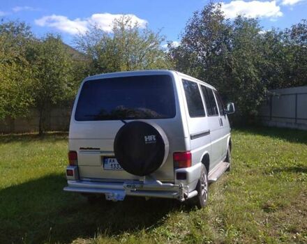 Серый Фольксваген Мультиван, объемом двигателя 2.5 л и пробегом 347 тыс. км за 13333 $, фото 1 на Automoto.ua