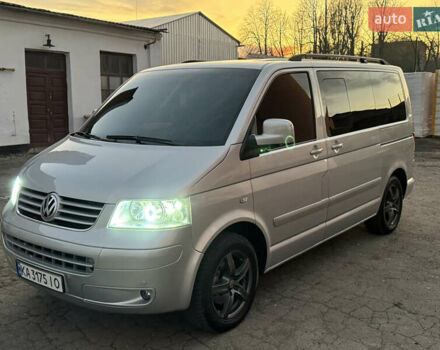 Сірий Фольксваген Мультиван, об'ємом двигуна 2.5 л та пробігом 290 тис. км за 8950 $, фото 1 на Automoto.ua