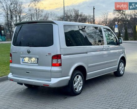 Серый Фольксваген Мультиван, объемом двигателя 2.5 л и пробегом 359 тыс. км за 16999 $, фото 1 на Automoto.ua