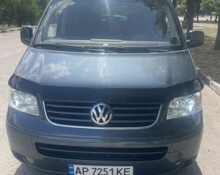 Серый Фольксваген Мультиван, объемом двигателя 2.5 л и пробегом 348 тыс. км за 11500 $, фото 1 на Automoto.ua