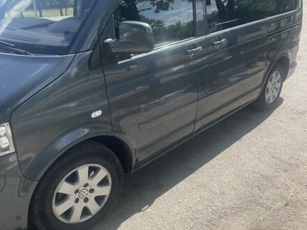 Сірий Фольксваген Мультиван, об'ємом двигуна 2.5 л та пробігом 348 тис. км за 11500 $, фото 1 на Automoto.ua