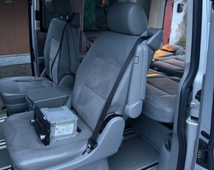 Сірий Фольксваген Мультиван, об'ємом двигуна 2.5 л та пробігом 360 тис. км за 15500 $, фото 1 на Automoto.ua