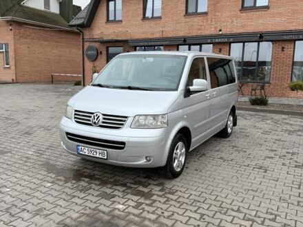 Сірий Фольксваген Мультиван, об'ємом двигуна 2.5 л та пробігом 356 тис. км за 12100 $, фото 1 на Automoto.ua