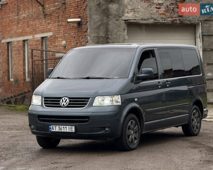 Сірий Фольксваген Мультиван, об'ємом двигуна 2.5 л та пробігом 320 тис. км за 13750 $, фото 1 на Automoto.ua