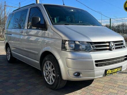 Серый Фольксваген Мультиван, объемом двигателя 2.5 л и пробегом 335 тыс. км за 10300 $, фото 1 на Automoto.ua