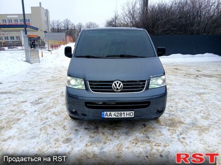 Сірий Фольксваген Мультиван, об'ємом двигуна 2.5 л та пробігом 34000 тис. км за 14990 $, фото 1 на Automoto.ua