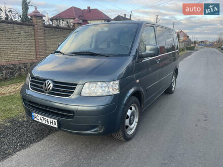 Сірий Фольксваген Мультиван, об'ємом двигуна 2.46 л та пробігом 257 тис. км за 12900 $, фото 1 на Automoto.ua