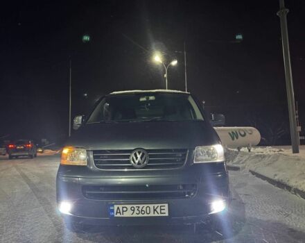 Серый Фольксваген Мультиван, объемом двигателя 2.5 л и пробегом 320 тыс. км за 11300 $, фото 1 на Automoto.ua