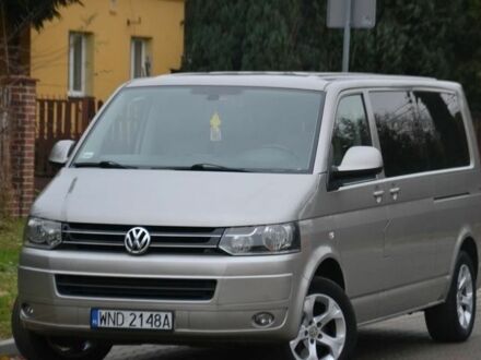 Серый Фольксваген Мультиван, объемом двигателя 2 л и пробегом 198 тыс. км за 8800 $, фото 1 на Automoto.ua
