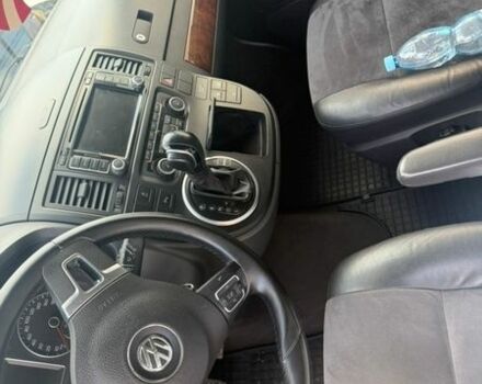 Серый Фольксваген Мультиван, объемом двигателя 2 л и пробегом 199 тыс. км за 24000 $, фото 1 на Automoto.ua