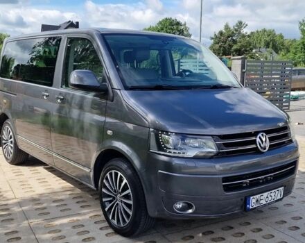 Серый Фольксваген Мультиван, объемом двигателя 2 л и пробегом 222 тыс. км за 8300 $, фото 1 на Automoto.ua