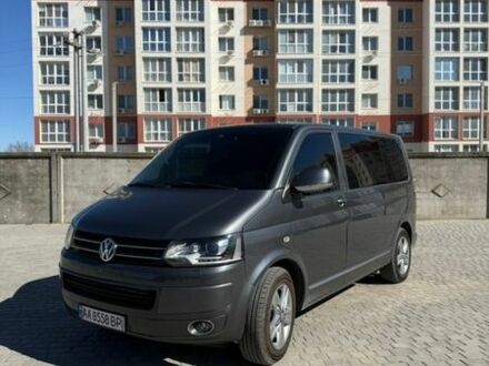 Сірий Фольксваген Мультиван, об'ємом двигуна 1.98 л та пробігом 318 тис. км за 22500 $, фото 1 на Automoto.ua