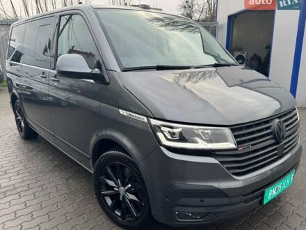 Сірий Фольксваген Мультиван, об'ємом двигуна 2 л та пробігом 235 тис. км за 49500 $, фото 1 на Automoto.ua