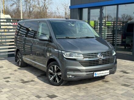 Сірий Фольксваген Мультиван, об'ємом двигуна 2 л та пробігом 119 тис. км за 62900 $, фото 1 на Automoto.ua
