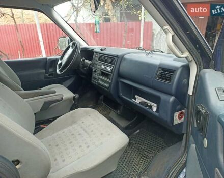 Синий Фольксваген Мультиван, объемом двигателя 2.5 л и пробегом 495 тыс. км за 5000 $, фото 6 на Automoto.ua