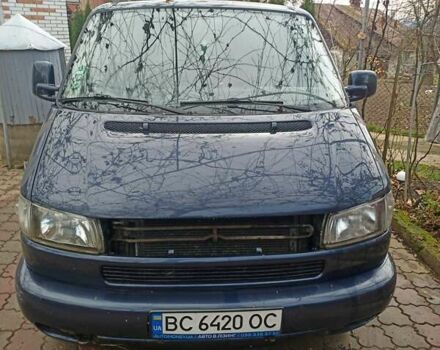 Синий Фольксваген Мультиван, объемом двигателя 2.5 л и пробегом 495 тыс. км за 5000 $, фото 1 на Automoto.ua