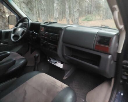 Синій Фольксваген Мультиван, об'ємом двигуна 2.5 л та пробігом 470 тис. км за 9000 $, фото 5 на Automoto.ua