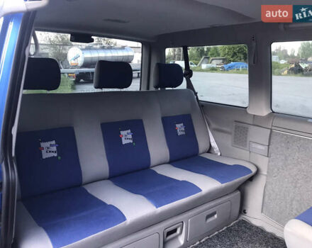 Синий Фольксваген Мультиван, объемом двигателя 2.5 л и пробегом 273 тыс. км за 13000 $, фото 12 на Automoto.ua