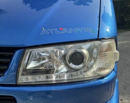 Синий Фольксваген Мультиван, объемом двигателя 2.5 л и пробегом 280 тыс. км за 2300 $, фото 3 на Automoto.ua