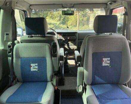 Синий Фольксваген Мультиван, объемом двигателя 2.5 л и пробегом 280 тыс. км за 2300 $, фото 8 на Automoto.ua