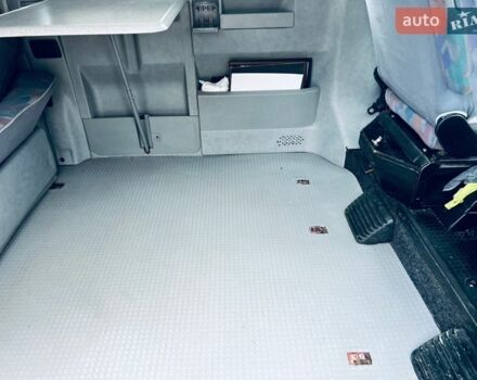 Синій Фольксваген Мультиван, об'ємом двигуна 2.5 л та пробігом 465 тис. км за 7850 $, фото 30 на Automoto.ua