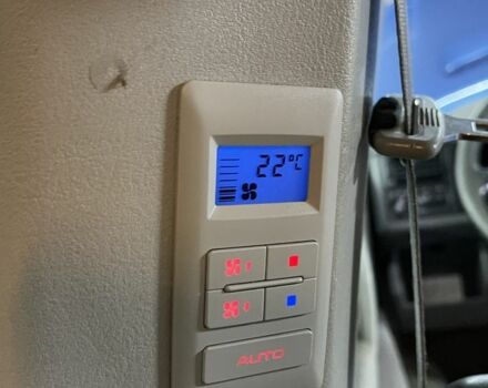 Синий Фольксваген Мультиван, объемом двигателя 2.5 л и пробегом 432 тыс. км за 13700 $, фото 13 на Automoto.ua