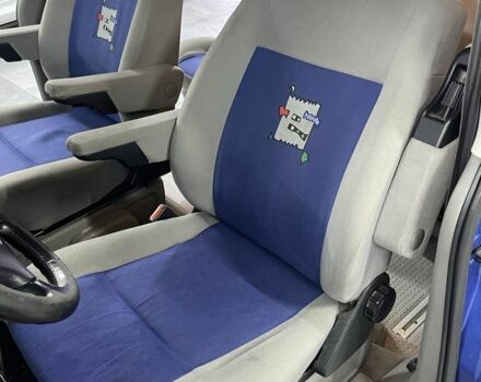 Синий Фольксваген Мультиван, объемом двигателя 2.5 л и пробегом 432 тыс. км за 13700 $, фото 12 на Automoto.ua