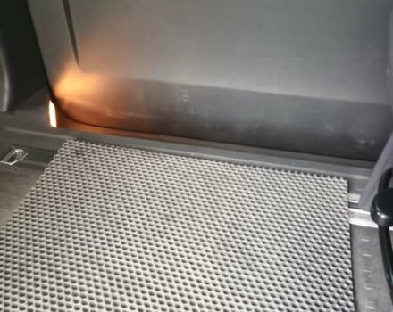 Синий Фольксваген Мультиван, объемом двигателя 2.5 л и пробегом 395 тыс. км за 15800 $, фото 20 на Automoto.ua