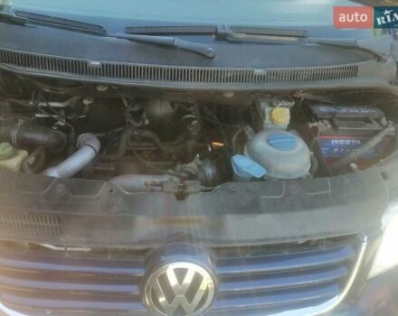 Фольксваген Мультиван 2004 в Николаеве на Automoto.ua Синий Фольксваген Мультиван, объемом двигателя 2.5 л и пробегом 395 тыс. км за 15800 $, фото 6 на Automoto.ua
