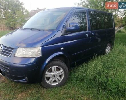 Синий Фольксваген Мультиван, объемом двигателя 2.5 л и пробегом 395 тыс. км за 15800 $, фото 2 на Automoto.ua