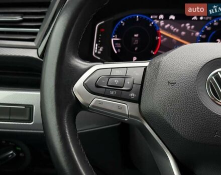 Синій Фольксваген Мультиван, об'ємом двигуна 2 л та пробігом 196 тис. км за 47999 $, фото 48 на Automoto.ua