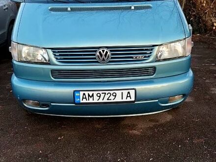 Синий Фольксваген Мультиван, объемом двигателя 2.5 л и пробегом 350 тыс. км за 9100 $, фото 1 на Automoto.ua