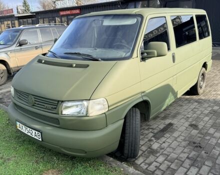 Зелений Фольксваген Мультиван, об'ємом двигуна 2.5 л та пробігом 320 тис. км за 3800 $, фото 1 на Automoto.ua