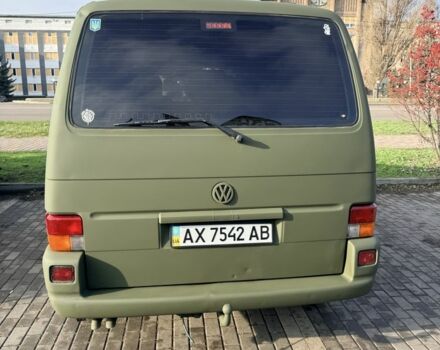 Зелений Фольксваген Мультиван, об'ємом двигуна 2.5 л та пробігом 320 тис. км за 3800 $, фото 3 на Automoto.ua